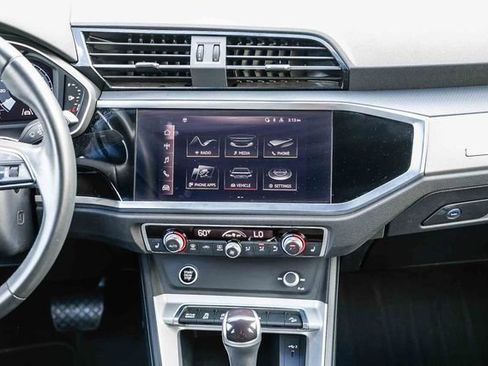 Used 2022 Audi Q3 2.0T Premium image 11