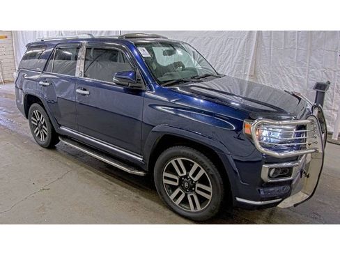 Used 2016 Toyota 4Runner Limited AWD/4WD image 3