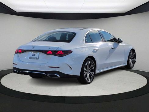 Used 2024 Mercedes-Benz E 350 4MATIC Sedan image 8