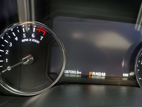 Used 2019 Ford Expedition Limited w/ Equipment Group 302A image 6