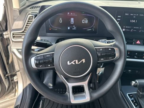 Used 2023 Kia Sportage LX AWD/4WD image 14