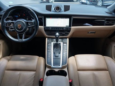 Used 2020 Porsche Macan AWD/4WD image 2