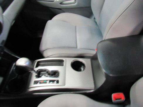 Used 2013 Toyota Tacoma 4x4 Double Cab w/ TRD Off-Road Pkg image 17