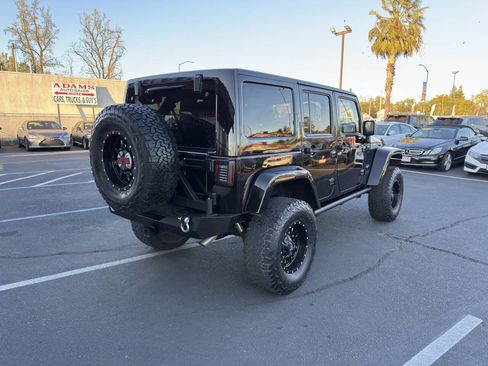Used 2016 Jeep Wrangler Unlimited Sahara w/ Connectivity Group image 3