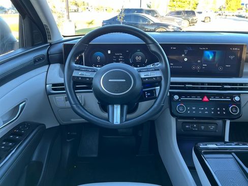 Used 2025 Hyundai Tucson Limited image 14