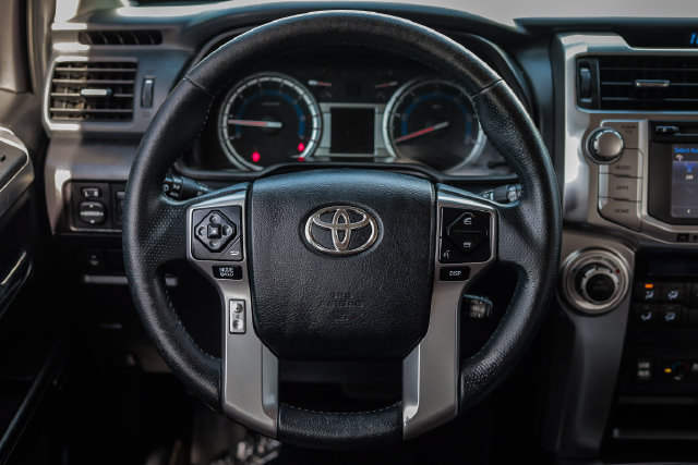 Used 2018 Toyota 4Runner Limited AWD/4WD image 28