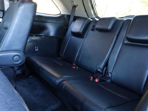 Used 2016 Toyota Highlander XLE image 9