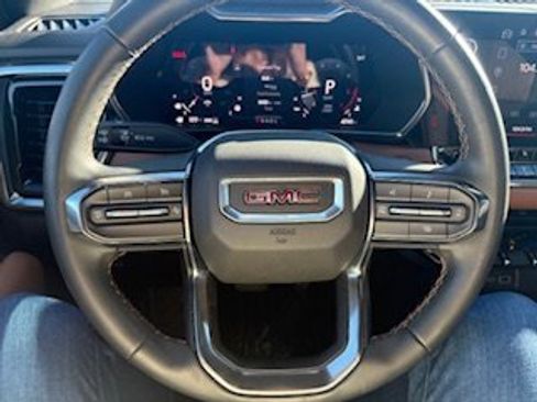 Used 2024 GMC Canyon AT4 w/ Technology Package image 7