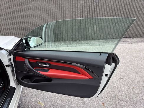 Used 2016 BMW M4 Coupe RWD image 30