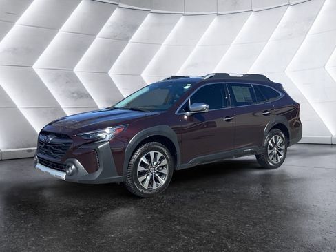Used 2024 Subaru Outback Touring XT AWD/4WD image 3