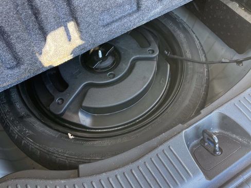 Used 2019 Buick Encore Sport Touring AWD/4WD image 18