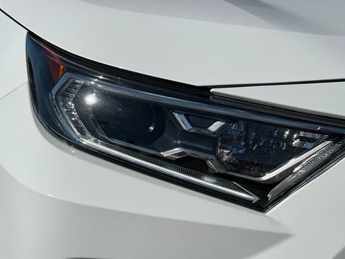 Used 2021 Toyota RAV4 XLE w/ XLE Grade Weather Package AWD/4WD image 43