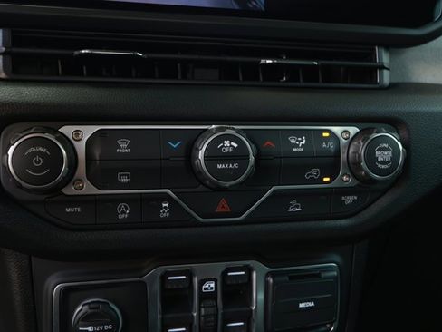 New 2026 Jeep Gladiator Sport AWD/4WD image 19