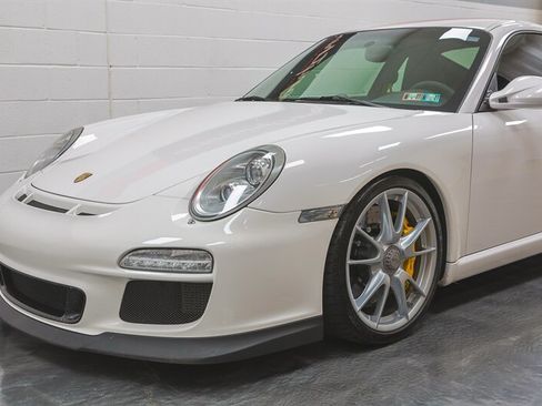Used 2010 Porsche 911 GT3 RWD image 6