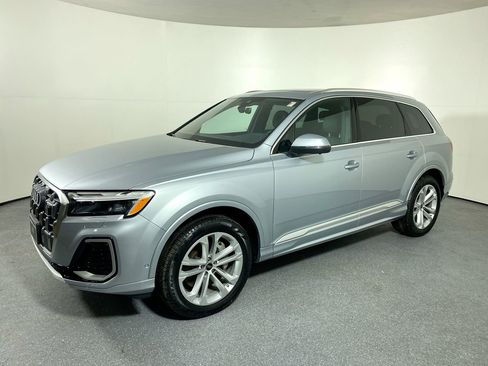 Certified 2025 Audi Q7 3.0T Premium Plus image 26