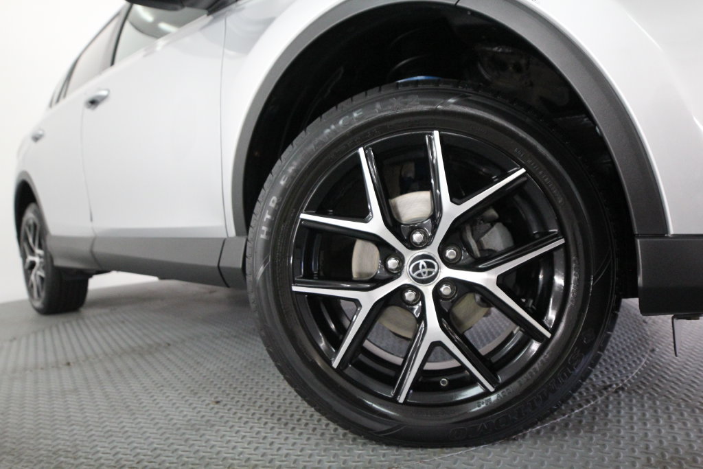 Used 2017 Toyota RAV4 SE AWD/4WD image 19