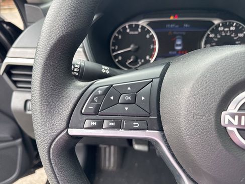 Used 2025 Nissan Altima 2.5 SV image 19