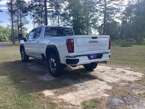 New 2026 GMC Sierra 2500 Denali w/ Denali Reserve Package AWD/4WD image 2