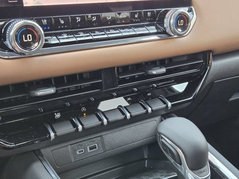 New 2026 GMC Canyon AT4 w/ Technology Plus Package AWD/4WD image 13