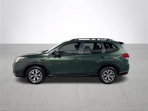 Used 2024 Subaru Forester Premium AWD/4WD image 9