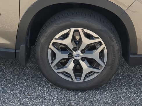 Used 2019 Subaru Forester Premium AWD/4WD image 19