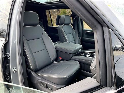 New 2026 Chevrolet Suburban Premier image 31