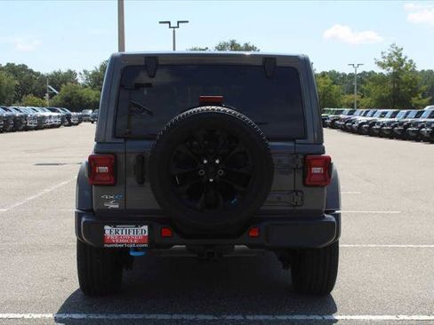 Certified 2022 Jeep Wrangler Unlimited Sahara AWD/4WD image 4