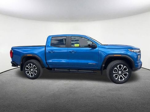 Used 2024 GMC Canyon AT4 w/ AT4 Premium Package AWD/4WD image 14