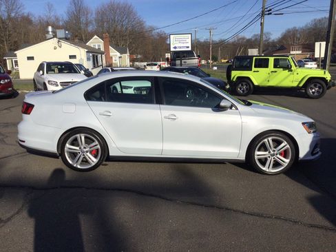 Used 2017 Volkswagen Jetta GLI image 7