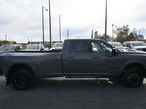 Used 2025 RAM 3500 Limited AWD/4WD image 11