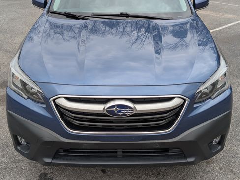Used 2022 Subaru Outback Premium image 12