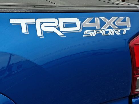 Used 2017 Toyota Tacoma TRD Sport w/ Premium & Technology Package AWD/4WD image 35