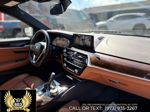 Used 2018 BMW 530i xDrive AWD/4WD image 15
