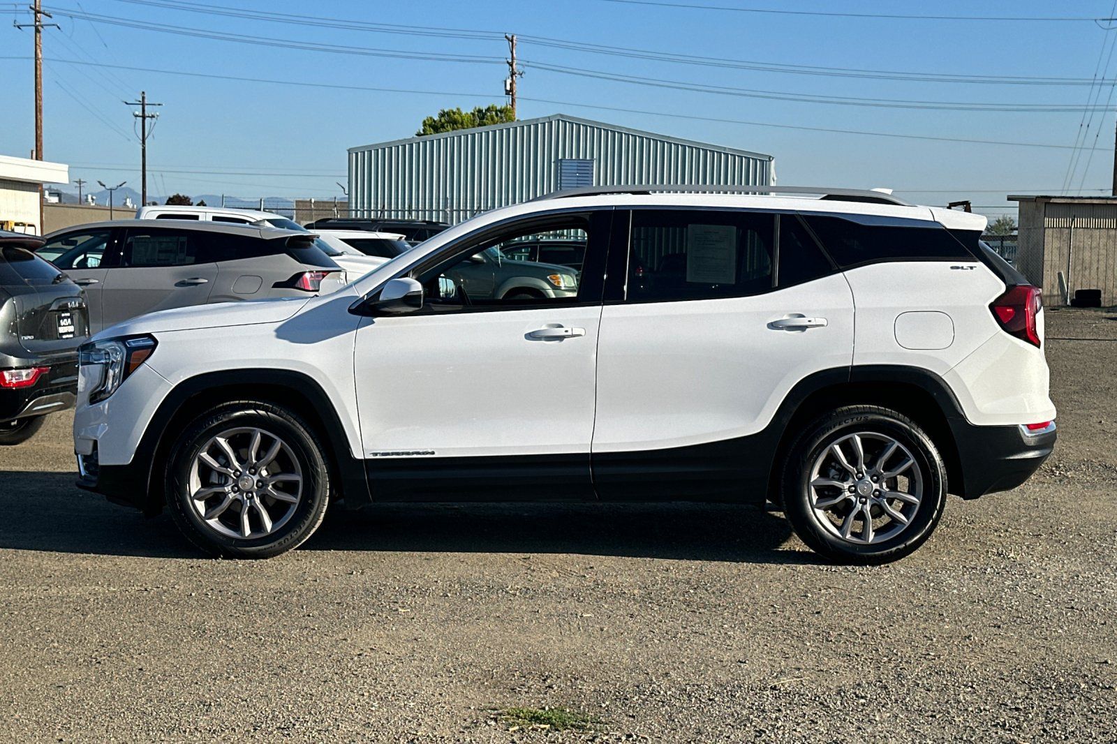Used 2024 GMC Terrain SLT AWD/4WD image 8