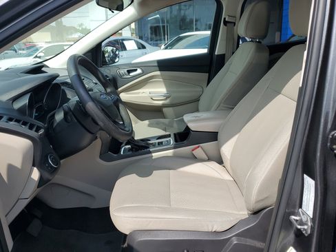 Used 2017 Ford Escape SE image 10