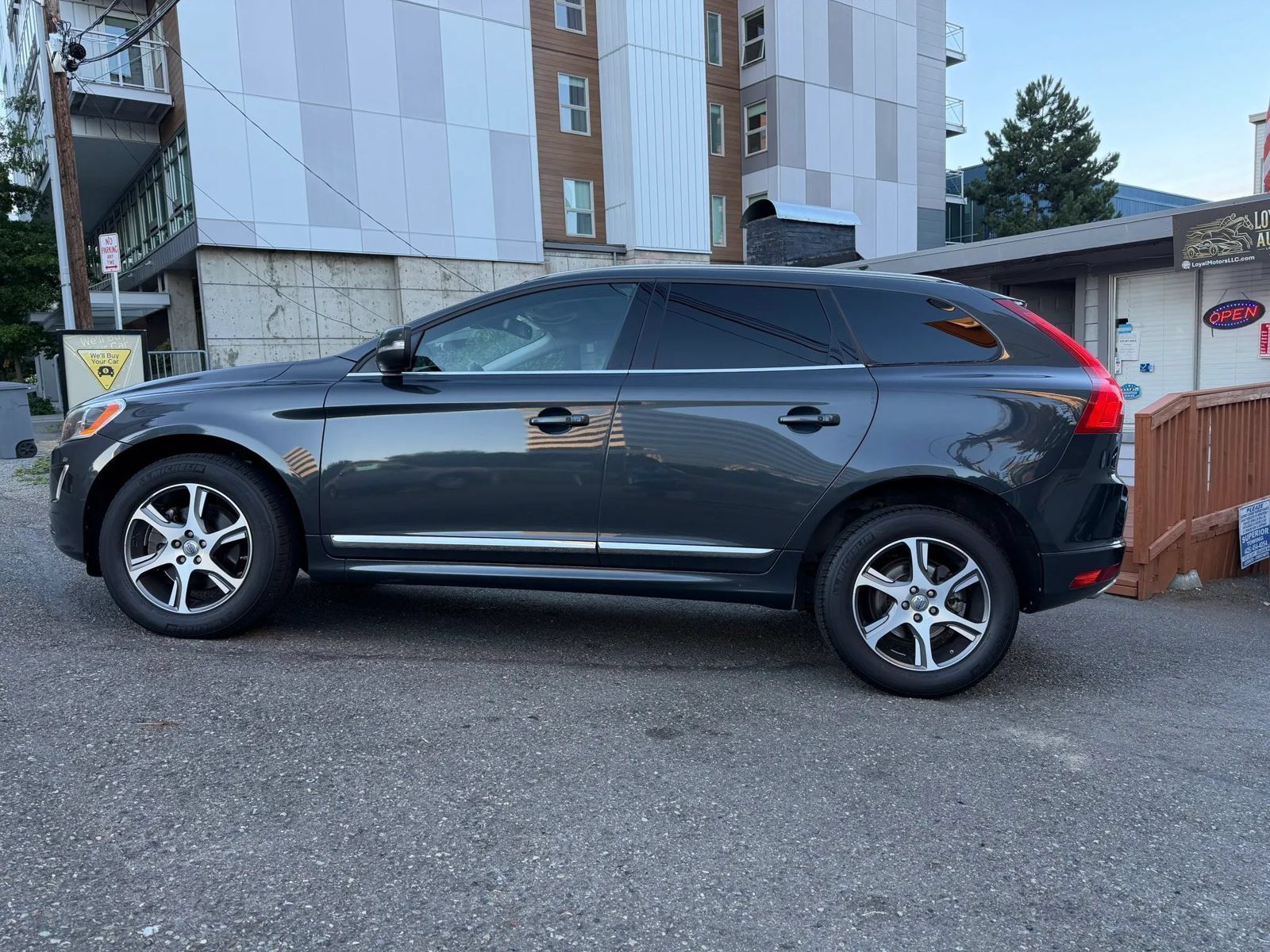 Used 2015 Volvo XC60 T6 Platinum AWD/4WD image 5