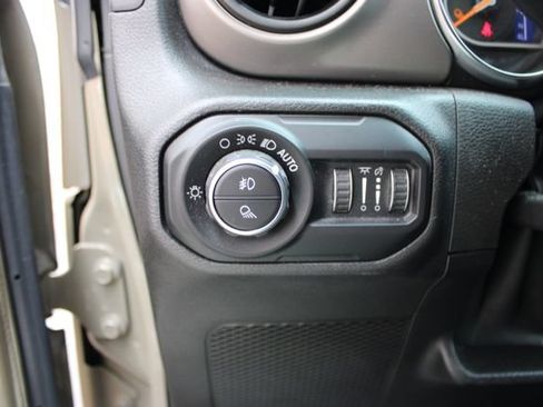 Used 2020 Jeep Gladiator Sport w/ Quick Order Package 24S AWD/4WD image 13