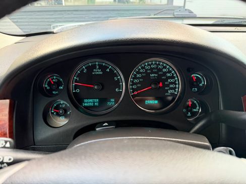 Used 2014 Chevrolet Tahoe LT w/ Luxury Package AWD/4WD image 31