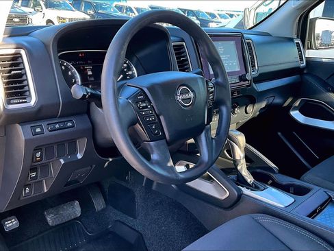 Used 2022 Nissan Frontier SV w/ Technology Package image 18