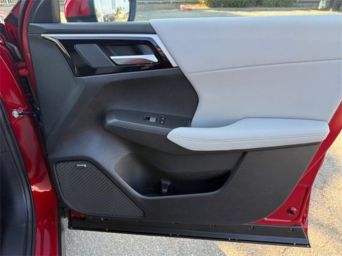 New 2025 Mitsubishi Outlander SE image 25