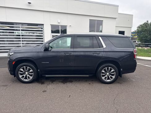 Used 2022 Chevrolet Tahoe LT w/ LT Signature Plus Package AWD/4WD image 2