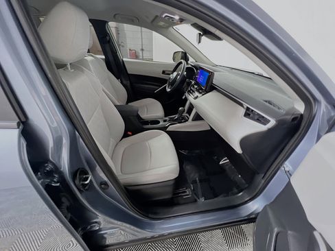 Used 2025 Toyota Corolla Cross L FWD image 31
