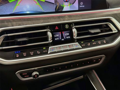Used 2019 BMW X5 xDrive40i w/ M Sport Package AWD/4WD image 16