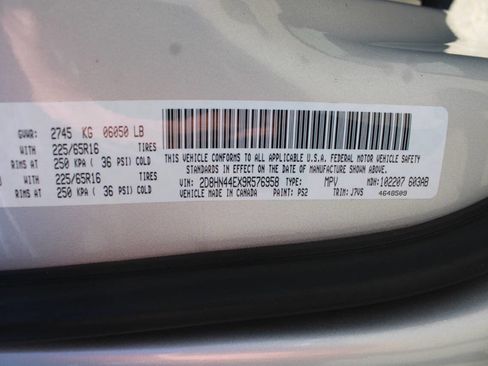 Used 2009 Dodge Grand Caravan SE image 34