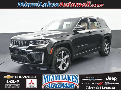 Used 2026 Jeep Grand Cherokee Limited RWD image 1