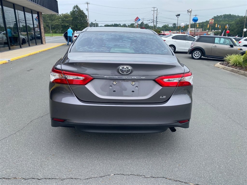 Used 2018 Toyota Camry LE FWD image 5