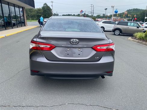 Used 2018 Toyota Camry LE FWD image 5