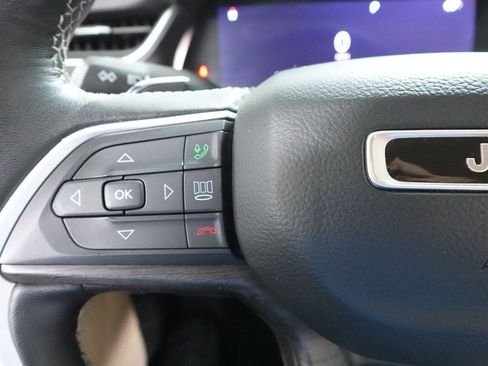 Used 2022 Jeep Grand Cherokee L Limited image 21