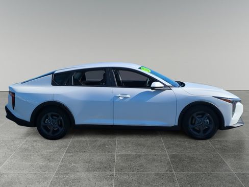 Used 2025 Kia K4 LXS image 6