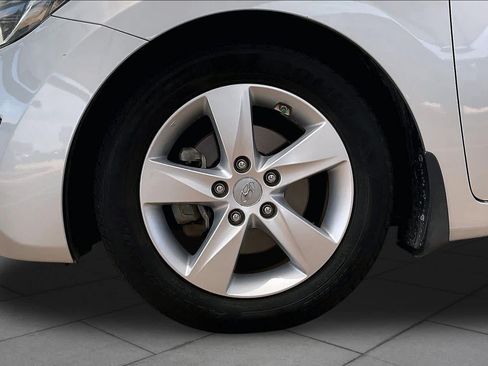 Used 2013 Hyundai Elantra GLS FWD image 12